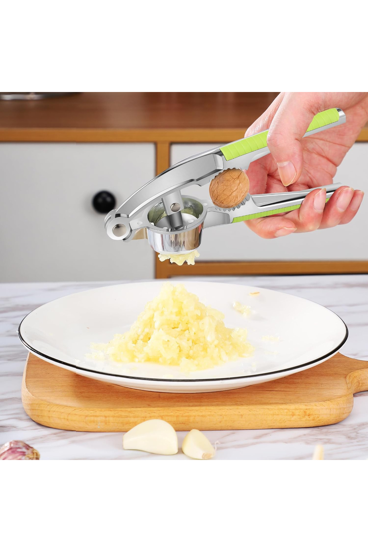 OEM-Robust garlic press with non-slip handles and nutcracker 4