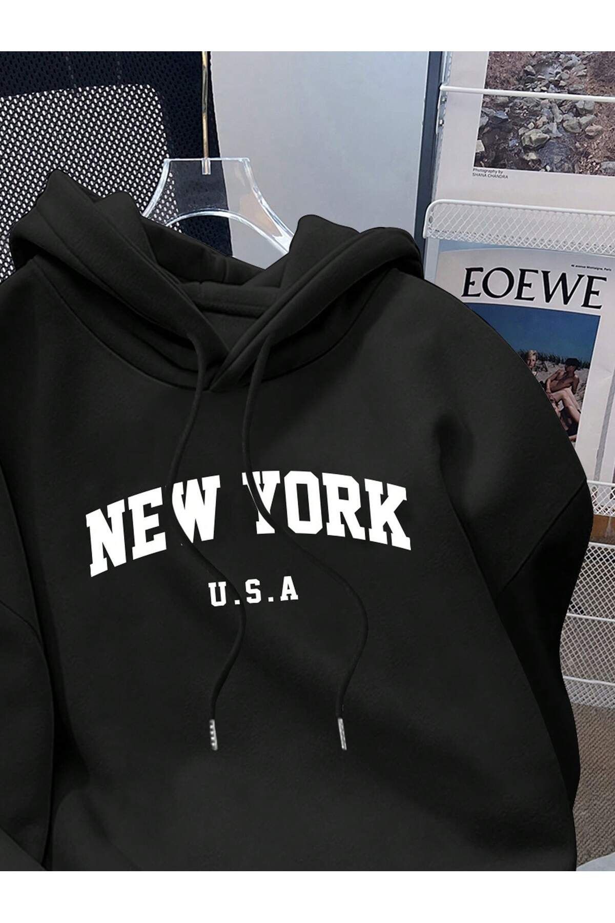 هودي نيويورك أسود بطباعة أمامية