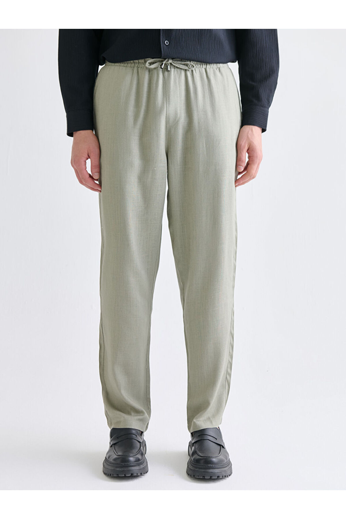 LC Waikiki-Create Your Style from Uzg Store |   Standard Fit Linen Blend Men's Trousers 2