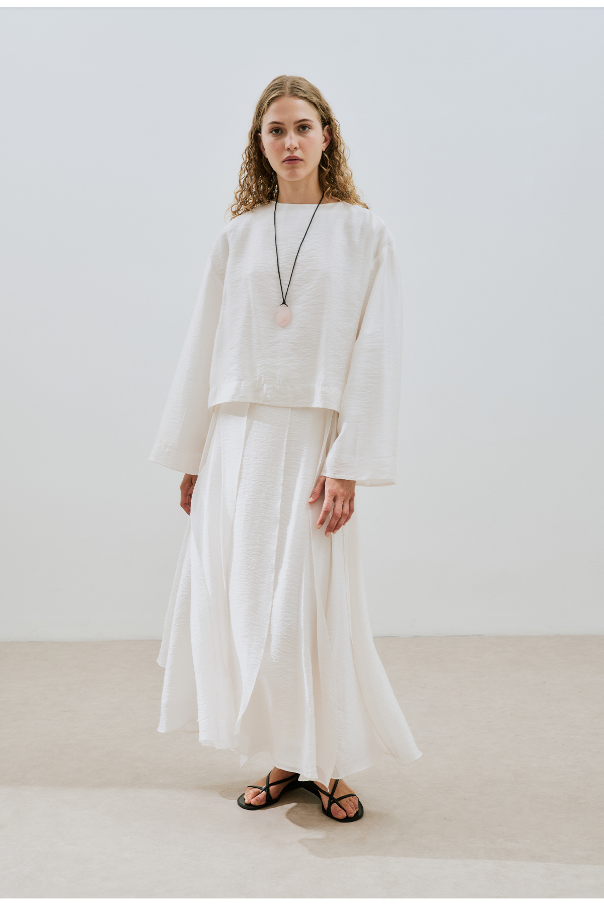 Manuka-Wide Sleeve Draped Bluse Ecru 1