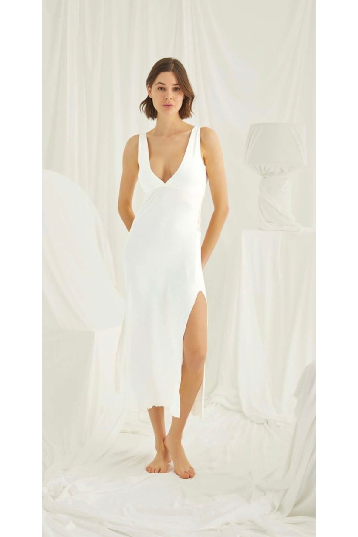 NightLove Monamise Sırt Dekoteli Brode Dantelli Gecelik 18533