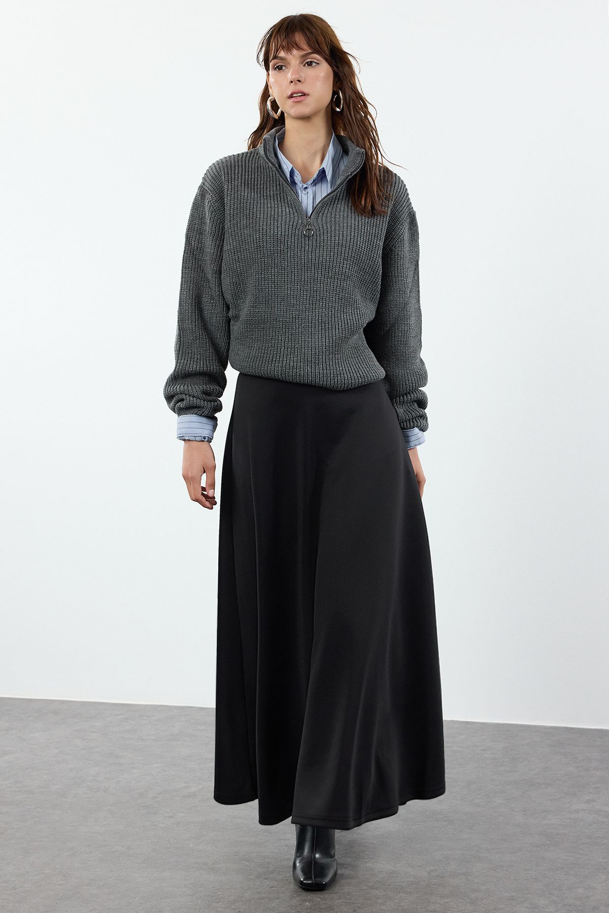 Trendyolmilla  Siyah Eteği Godeli Örme Etek TCTAW25EE00009 - Görsel 2