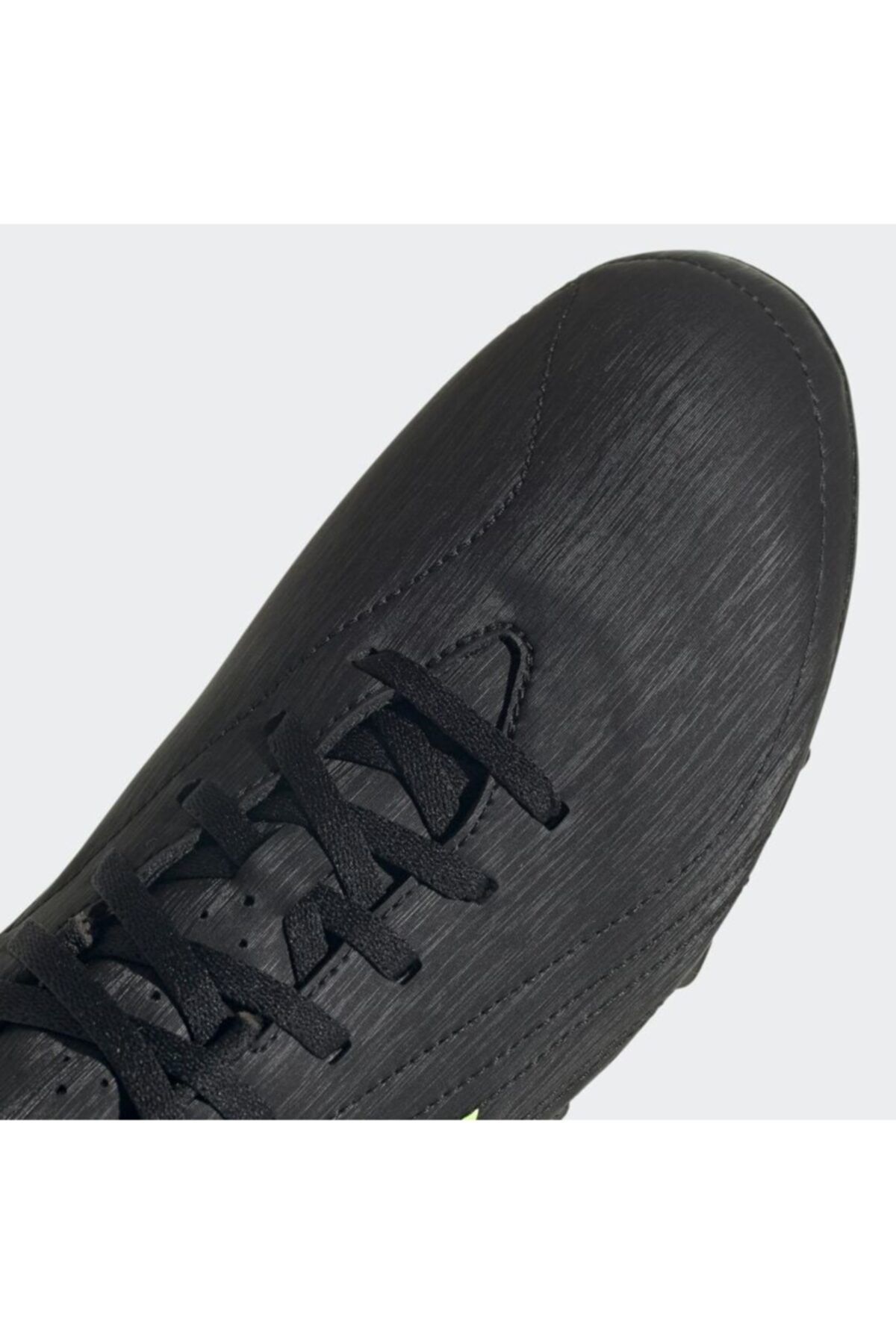 Crampon adidas 2019 outlet