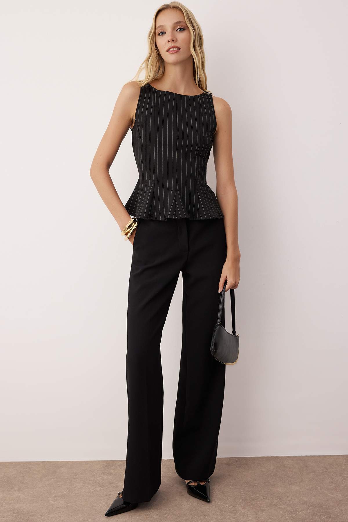 Trendyolmilla  Siyah Peplum/Belden Oturmalı Kayık Yaka Esnek Örme Bluz TWOAW26BZ00229 - Görsel 2