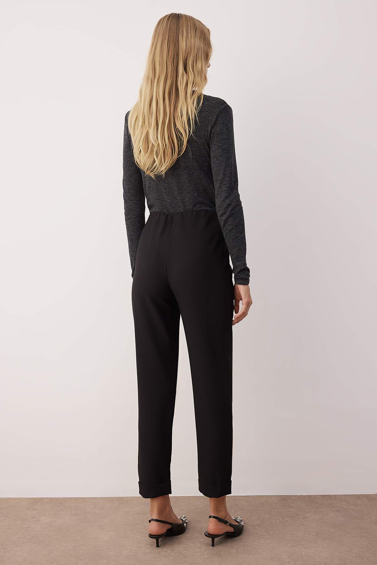 Trendyolmilla  Siyah Havuç Basic Tayt Pantolon TWOAW26PL00046 - Görsel 4