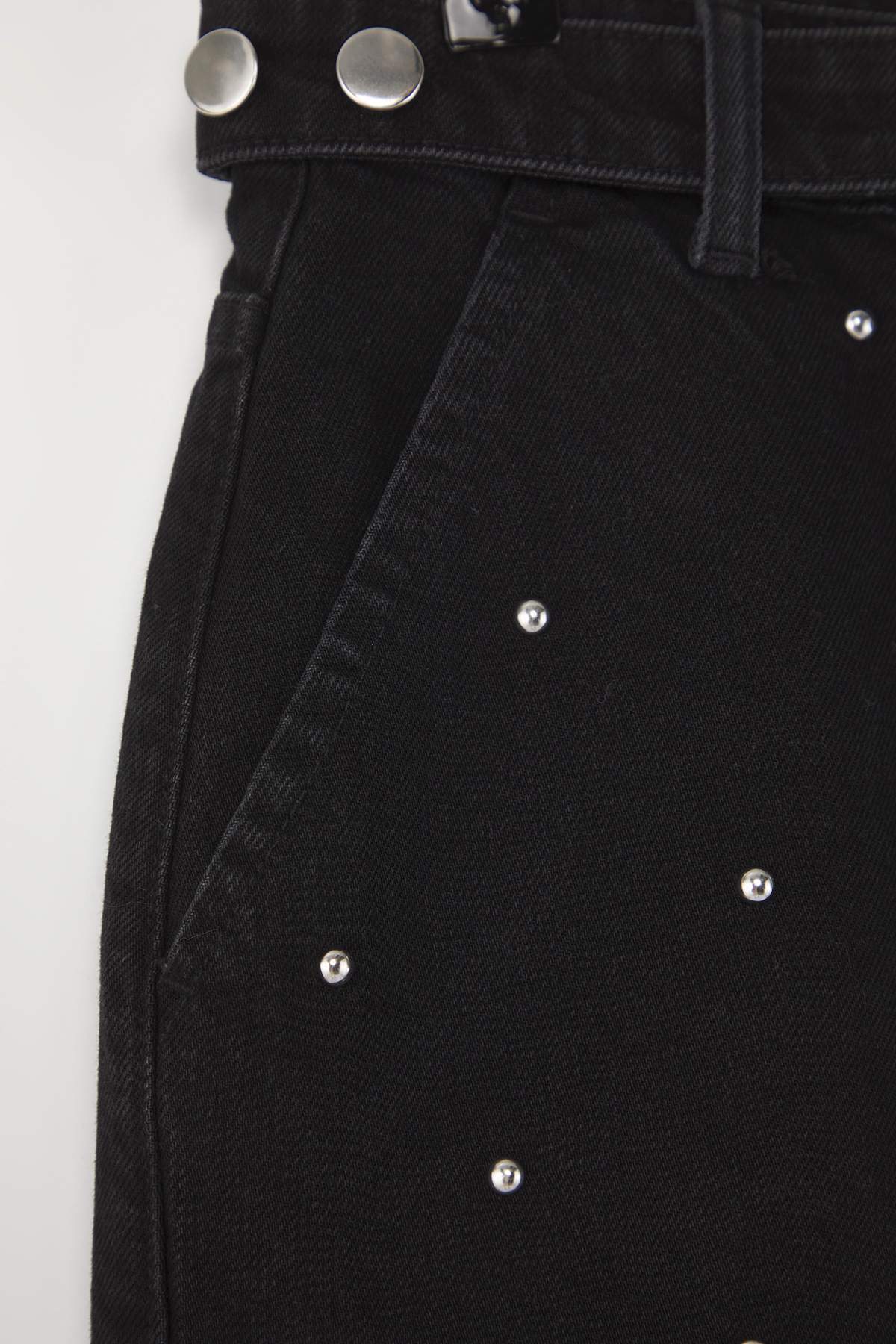 Trendyolmilla  Siyah Aksesuar Detaylı Mini Denim Etek TWOAW26ET00075 - Görsel 6