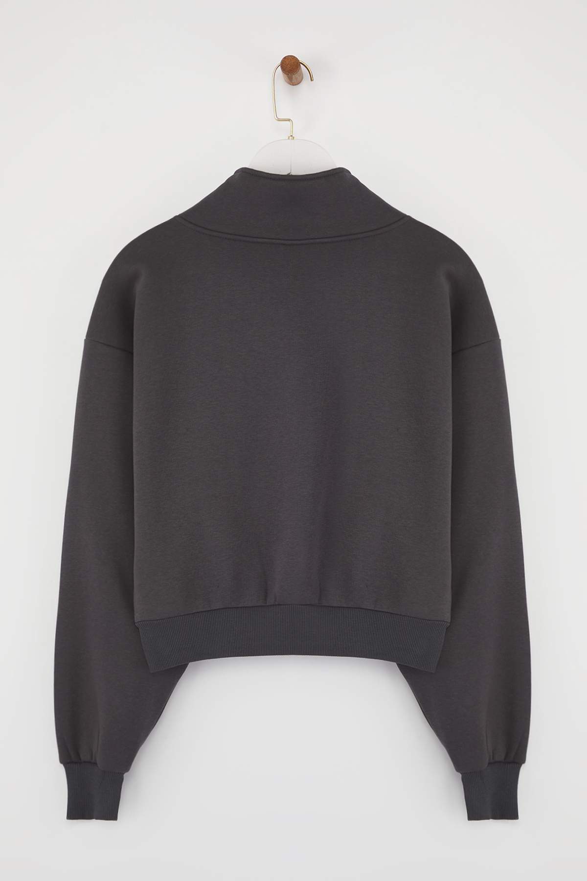 Trendyolmilla  Antrasit Rahat Kesim Crop Fermuarlı Dik Yaka Kalın İçi Polarlı Örme Sweatshirt TWOAW24SW00221 - Görsel 7