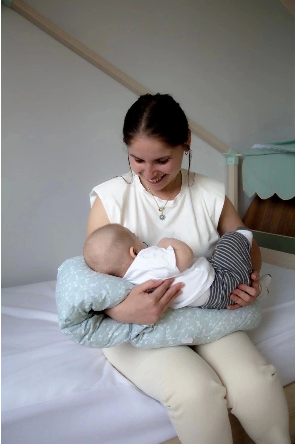 Babyjem Çok Fonksiyonlu Emzirme Destek Minderi & Anne Hamile Yastığı Yeşil Çiçek fotoğrafı 5 (önizleme)