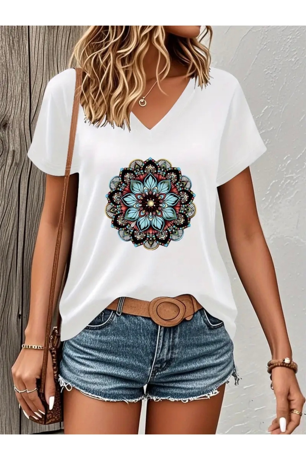 mercoledi  TASARIM MANDALA BASKILI KADIN OVERSİZE V YAKA T-SHIRT