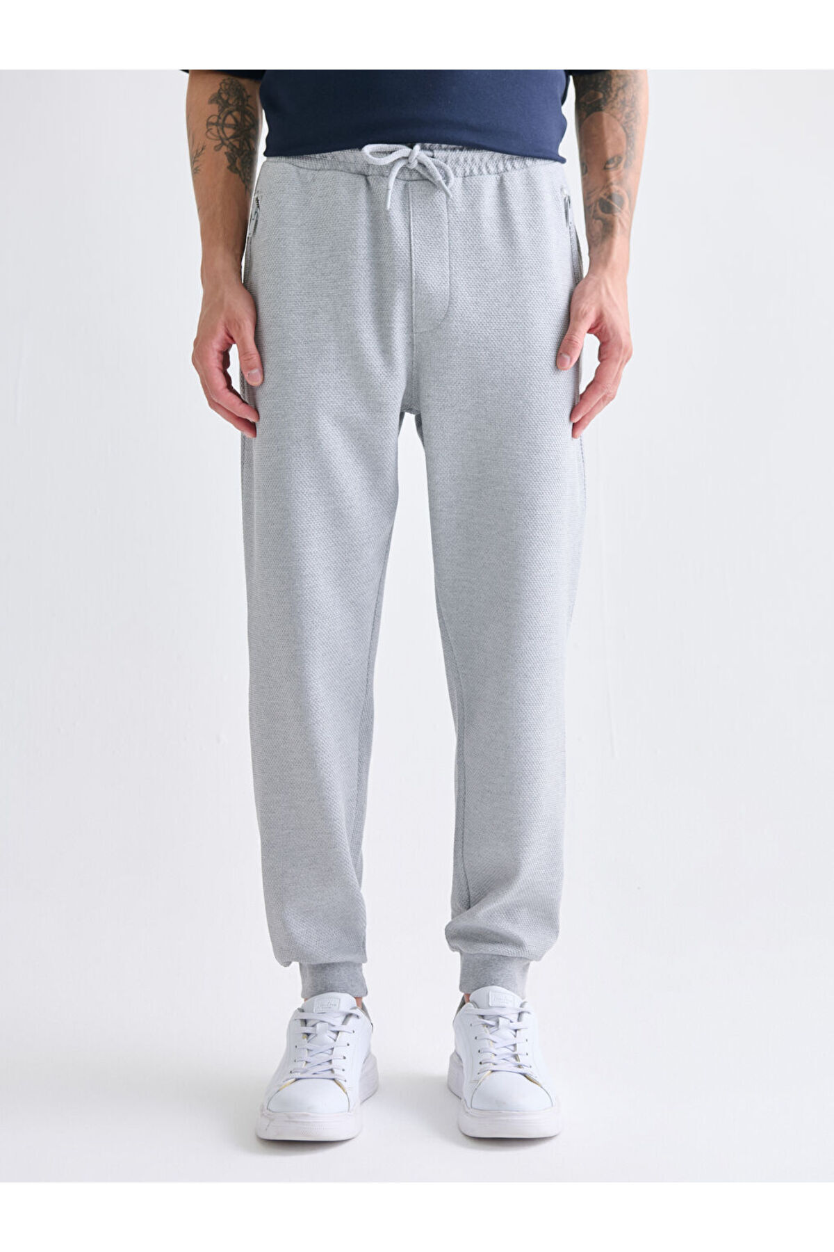 LC Waikiki-Create Your Style from Uzg Store |   Standard Fit Men's Jogger Sweatpants 2