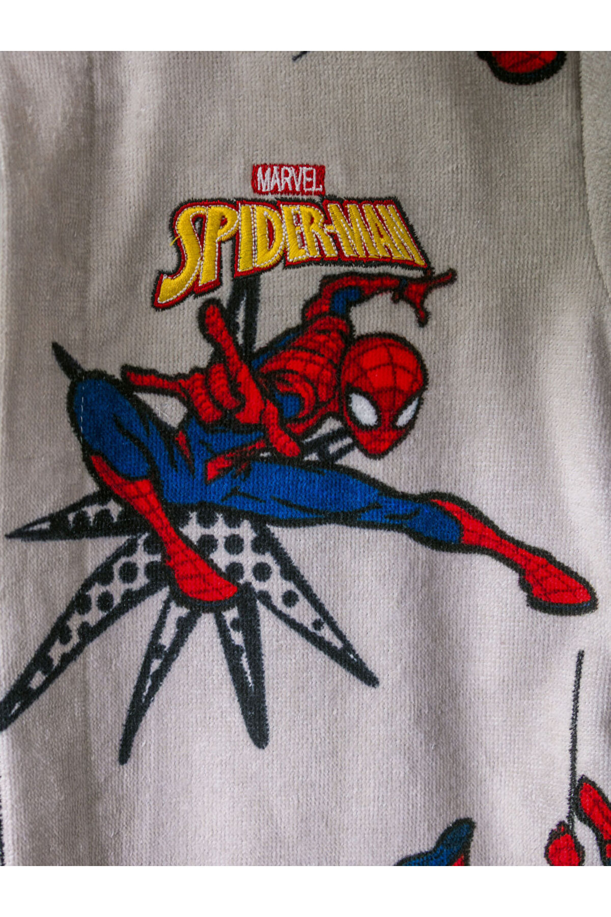 LC Waikiki-Create Your Style from Uzg Store |   Spider-Man Printed Boy's Bathrobe 3