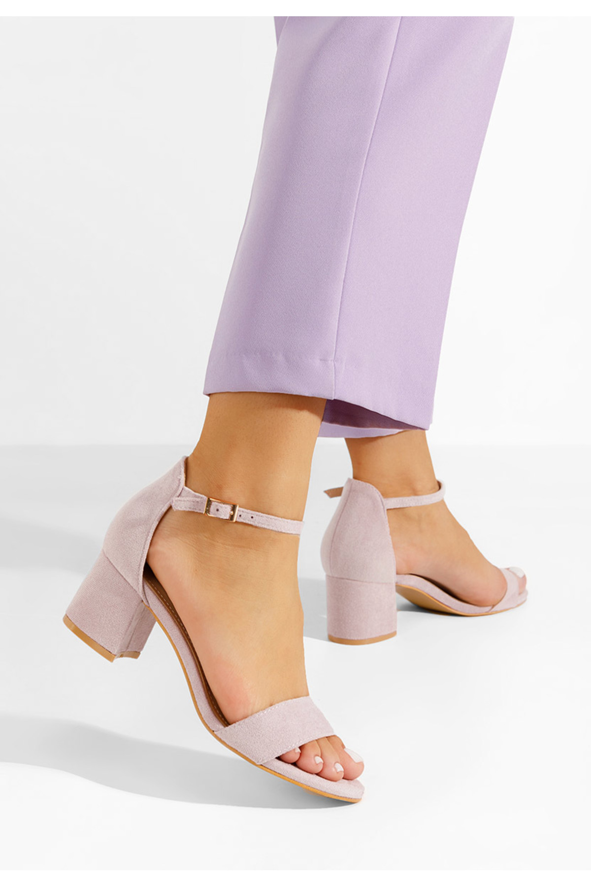 B T Shoes Fialové sandále na hrubom opätku Nomeria