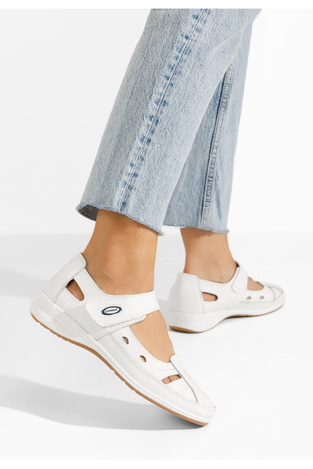 B T Shoes Bílé dámské baleríny Deby
