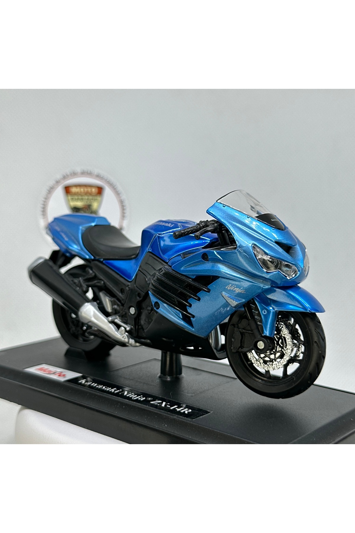 Maisto Diecast Kawasaki Ninja ZX-14R 1:18 Diecast Metal Model