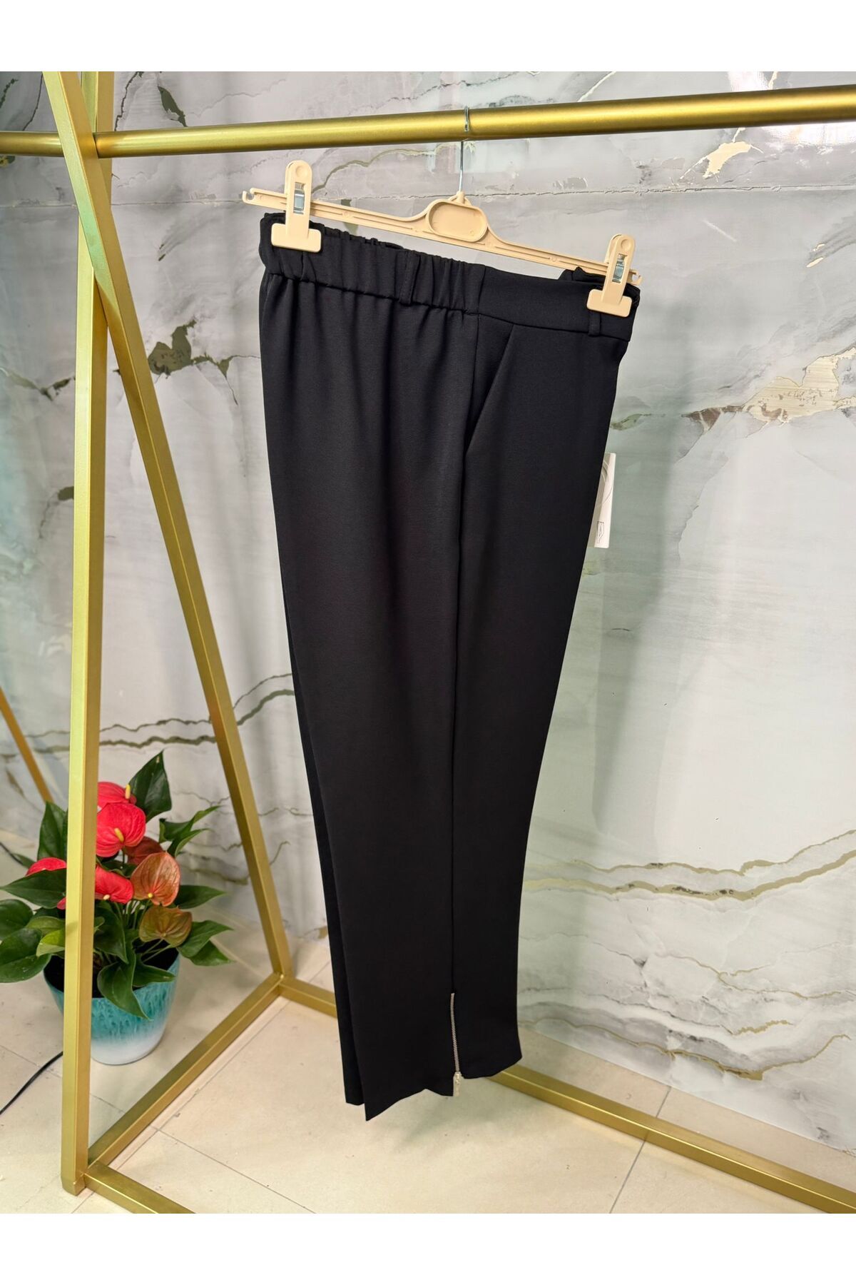 SERAF MODA BÜYÜK BEDEN BELİ LASTİKLİ ÖNDEN DÜĞMELİ KUMAŞ PANTOLON