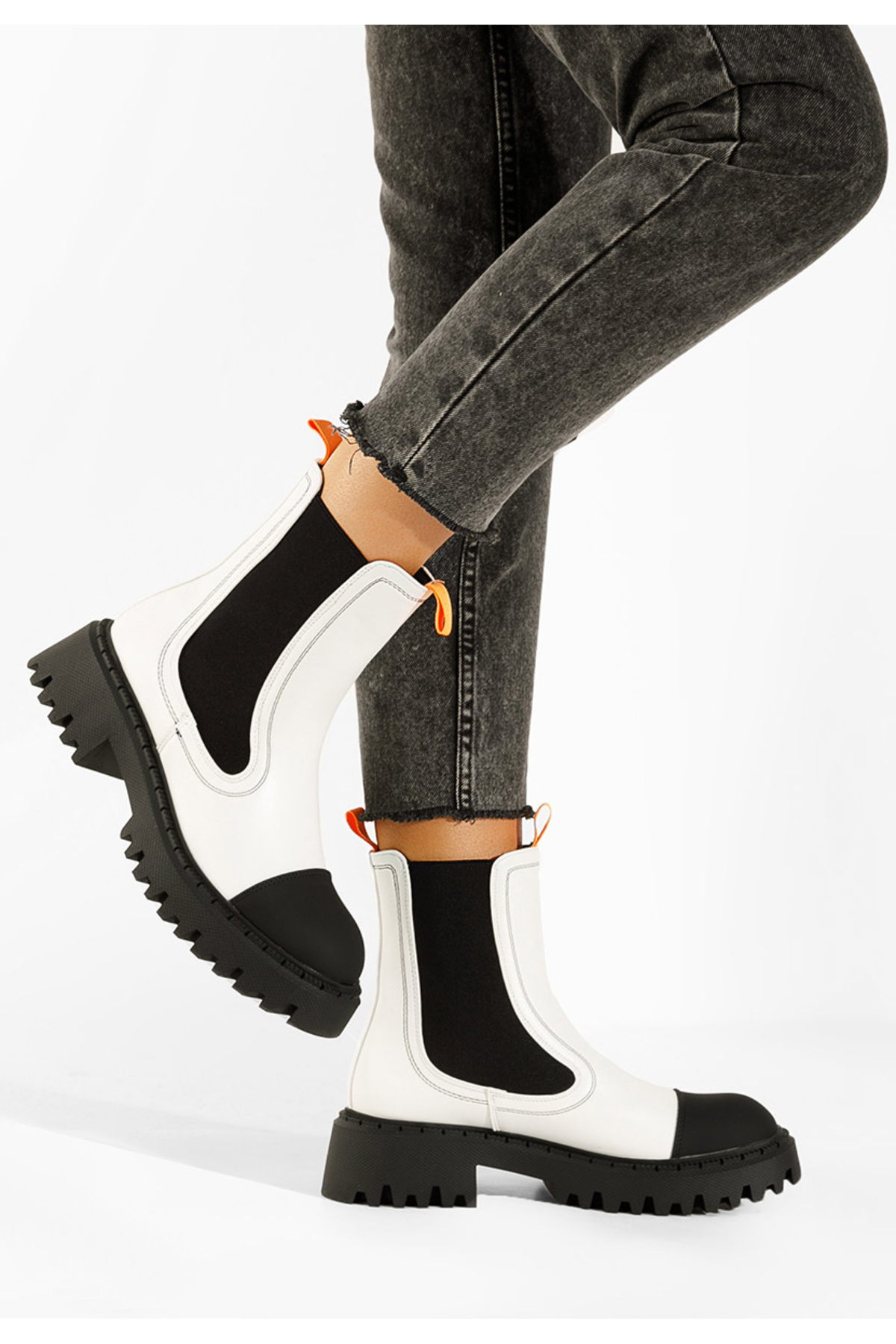 B T Shoes Bílé dámské kotníkové boty Zambia
