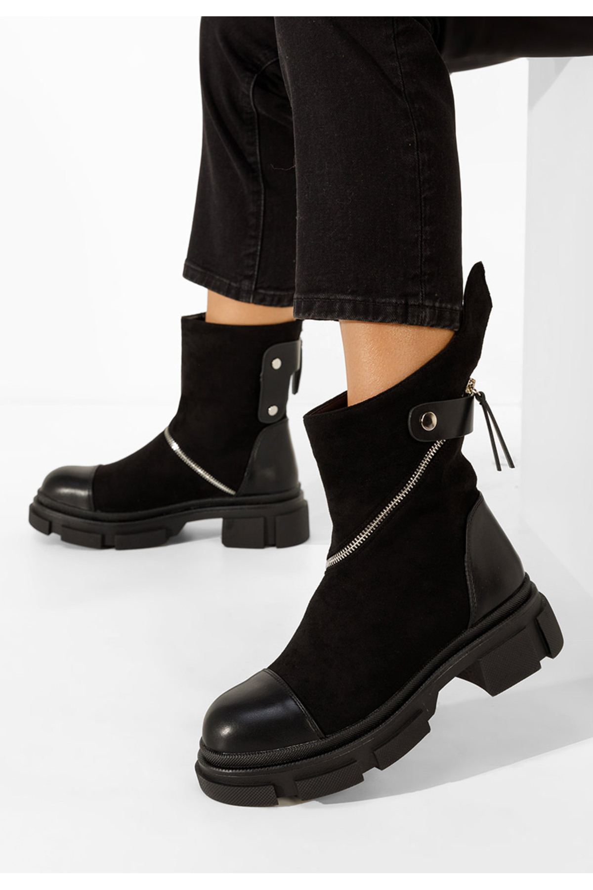 B T Shoes Černé dámské kotníková obuv Diezma