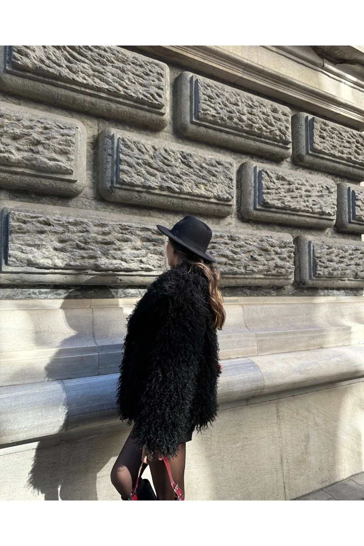Curly Fur Short Black Women's Coat - Görsel 4