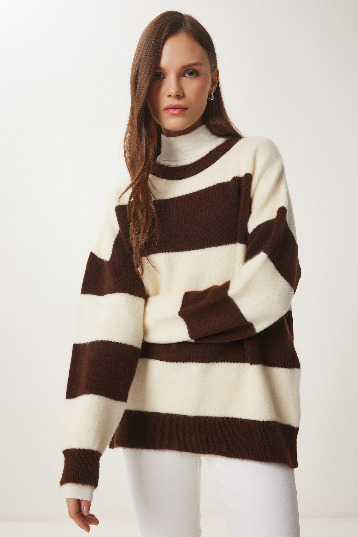 Happiness İstanbul Weicher Strickpullover für Damen in Braun mit Knochenstreifen PF00110