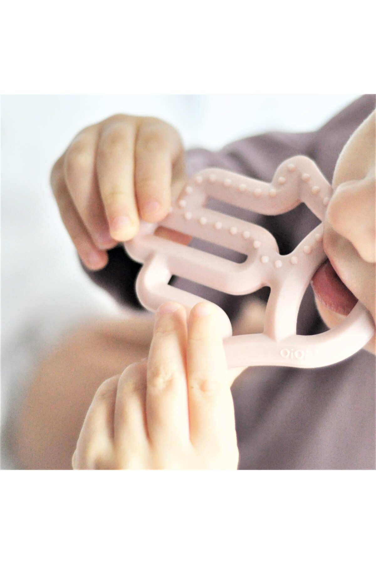 OiOi Pembe Annenin Eli Diş Kaşıyıcı fotoğrafı 3 (önizleme)