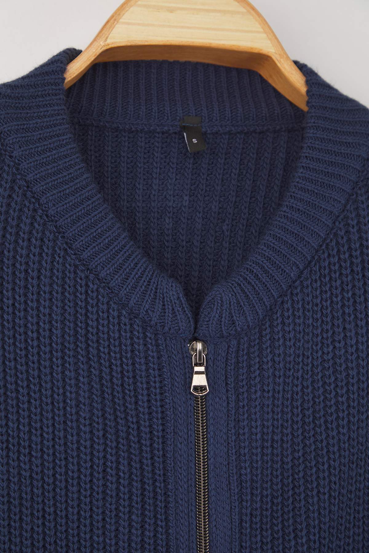 Trendyolmilla  Indigo Geniş Kalıp Bomber Yaka Fermuarlı Triko Hırka TWOAW24HI00153 - Görsel 7