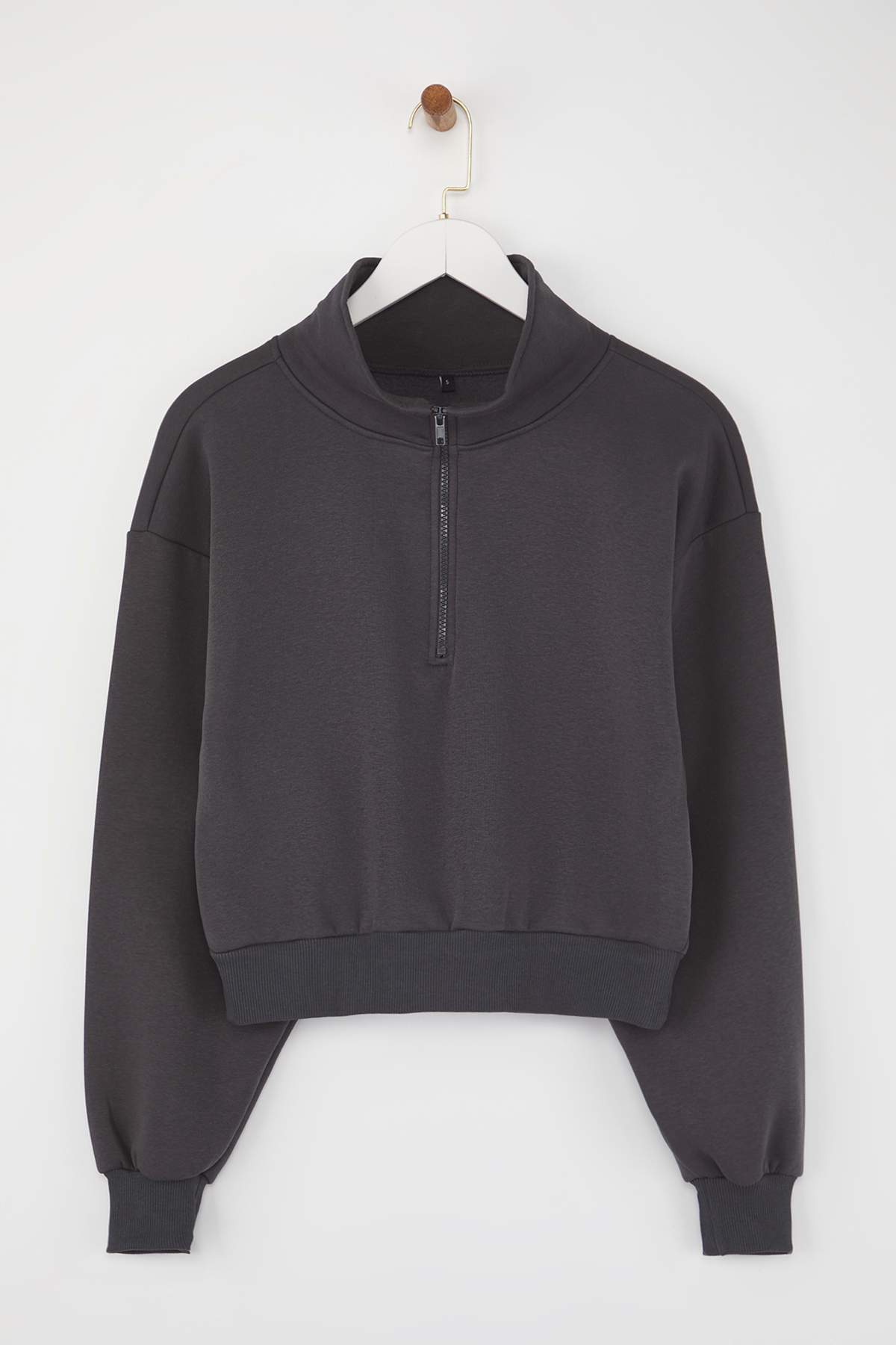 Trendyolmilla  Antrasit Rahat Kesim Crop Fermuarlı Dik Yaka Kalın İçi Polarlı Örme Sweatshirt TWOAW24SW00221 - Görsel 5