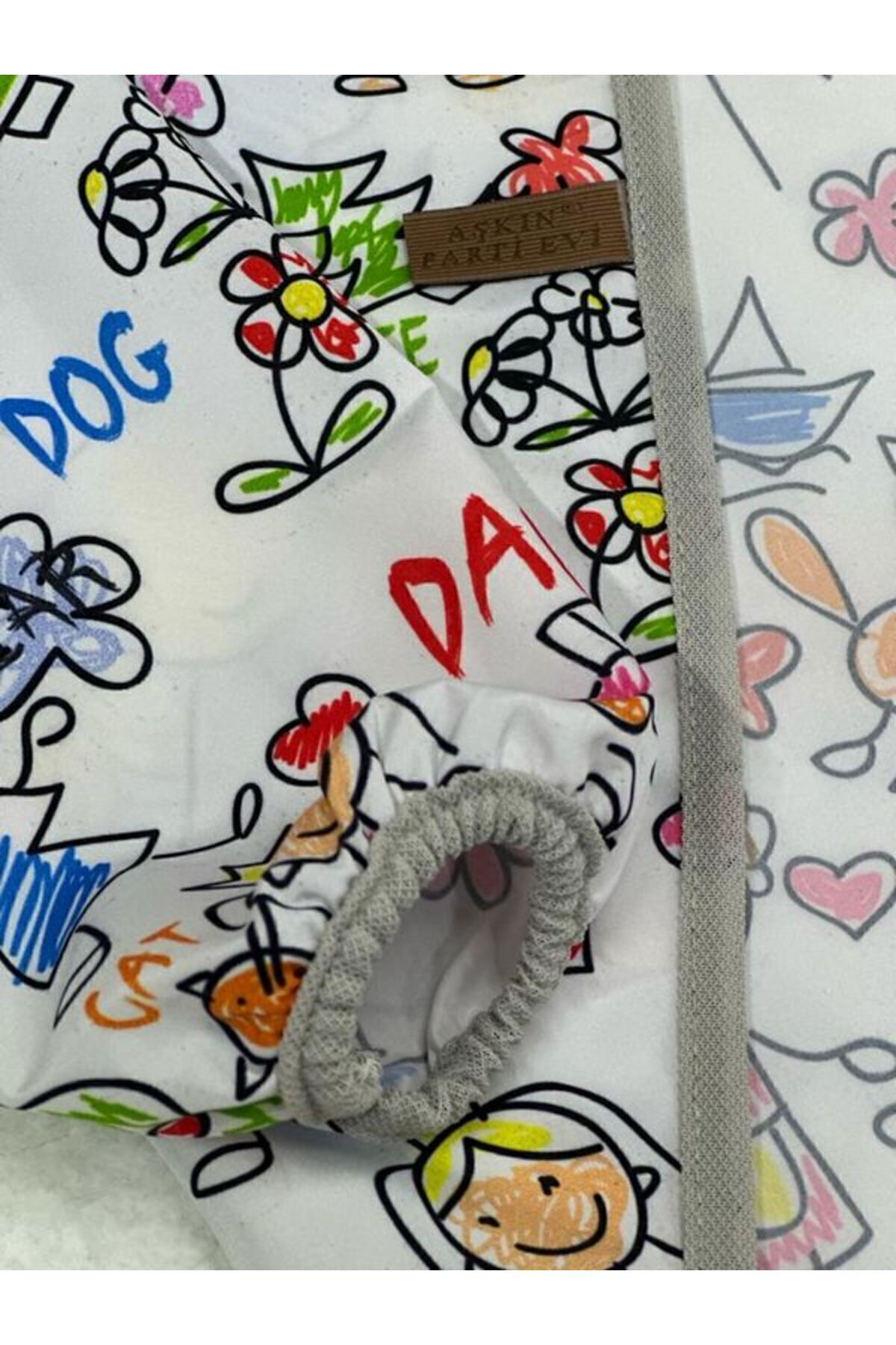 Aşkın Parti Evi 4-7 Yaş Family Sıvı Geçirmez, Uzun Kollu Çocuk Faaliyet Aktivite Boyama Önlüğü fotoğrafı 5 (önizleme)