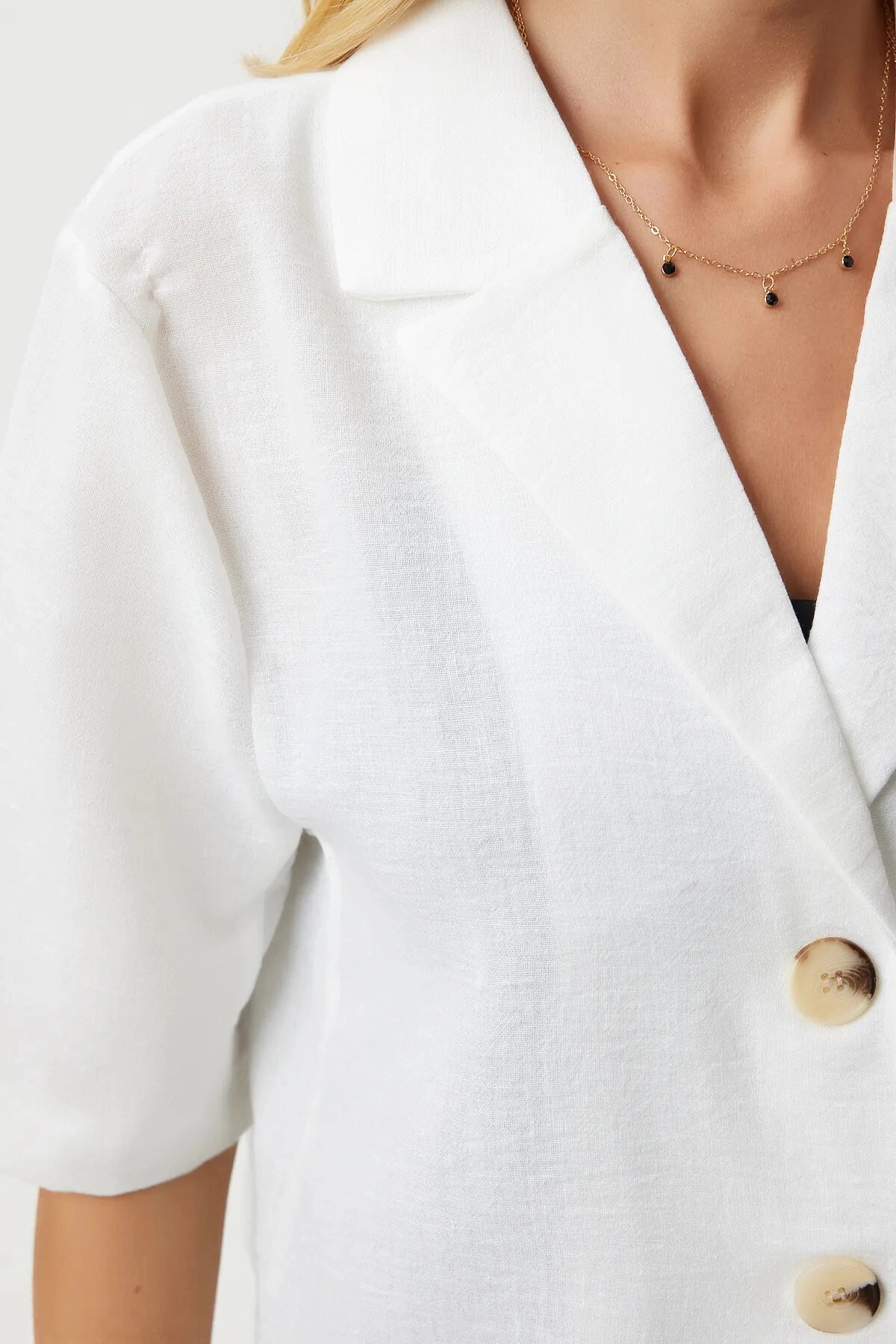hazelin  Kadın Beyaz Kısa Kollu Şal Yaka Düğmeli Mevsimlik Keten Ayrobin Ceket HZL24S-BD107061 - Görsel 3