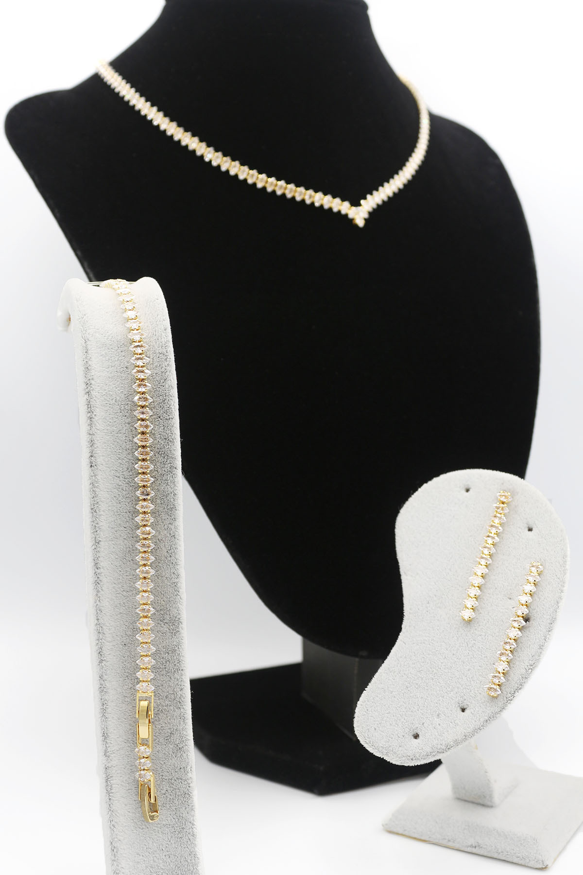 MOSSMOUR Marquise Kesim Zirkon Taşlı Gold V Kolye Bileklik Küpe Düğün Nişan Özel Gün Set