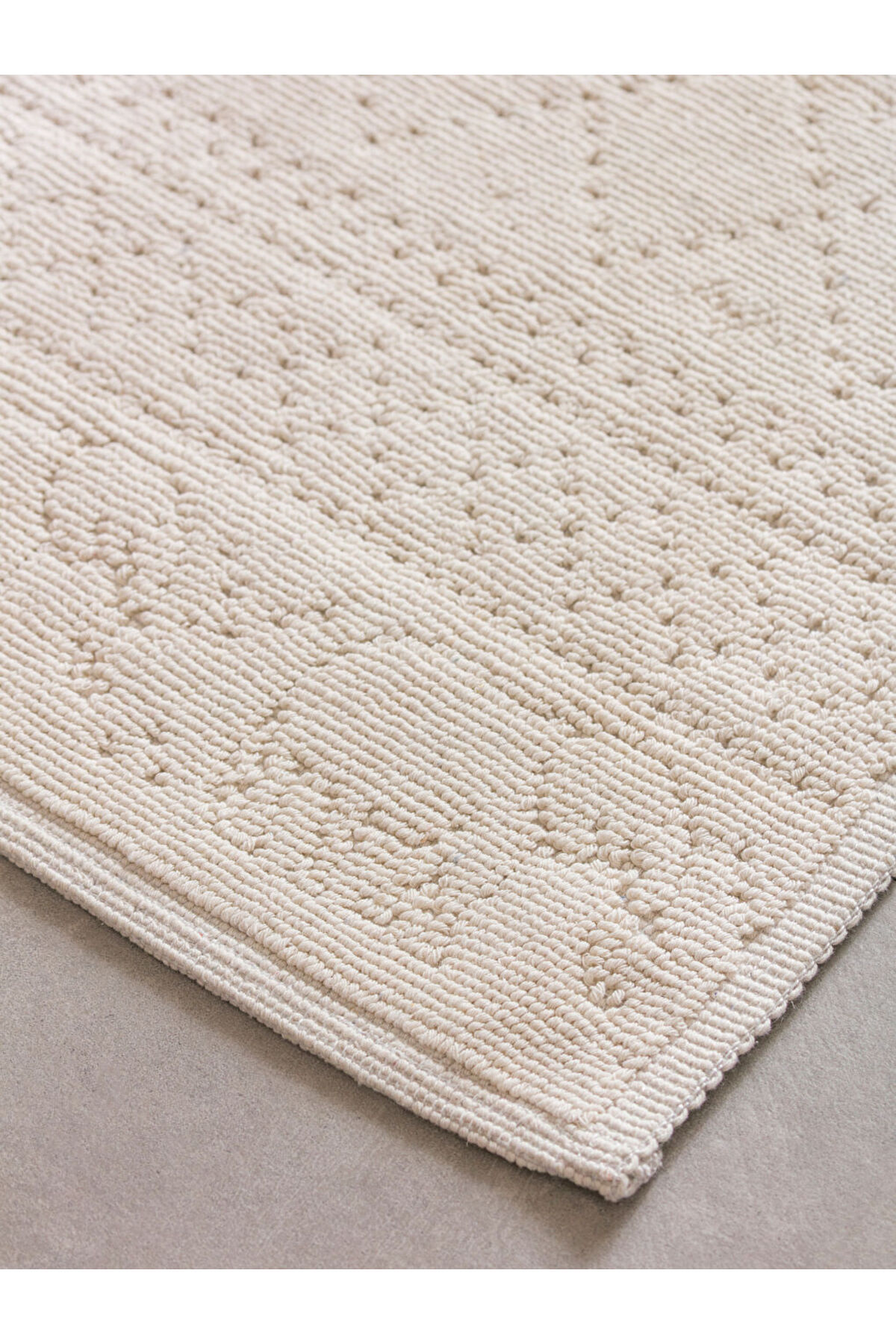 LC Waikiki-Create Your Style with Uzg Store |   Embroidered Bath Mat Set of 2 2