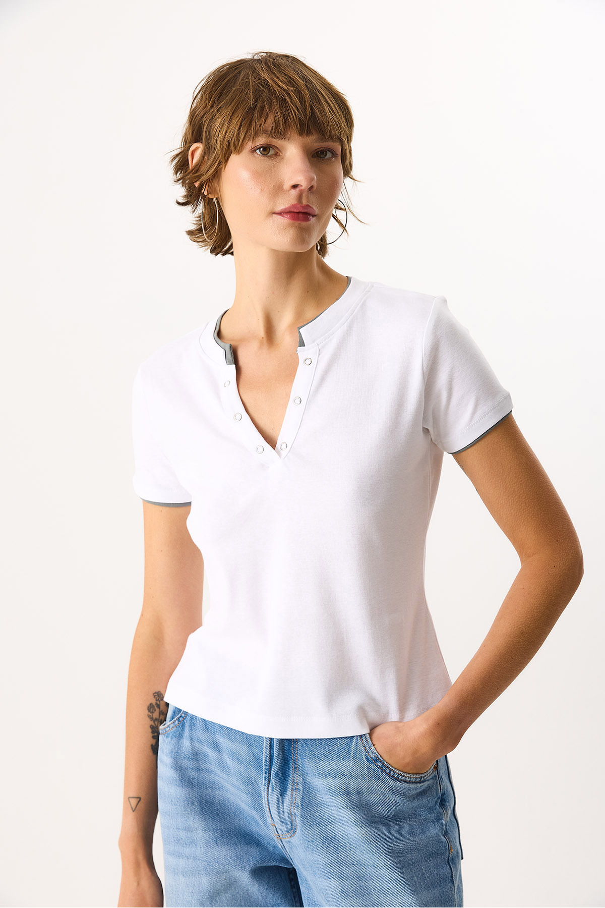 VENA  Yakası Çıt Çıtlı Ribana %100 Pamuk Tişört - BEYAZ - Görsel 4