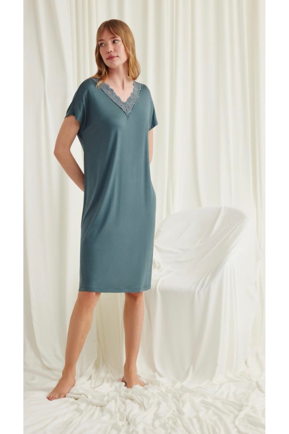 NightLove Monamise Yakası Dantelli Kısa Kollu Gecelik 18576