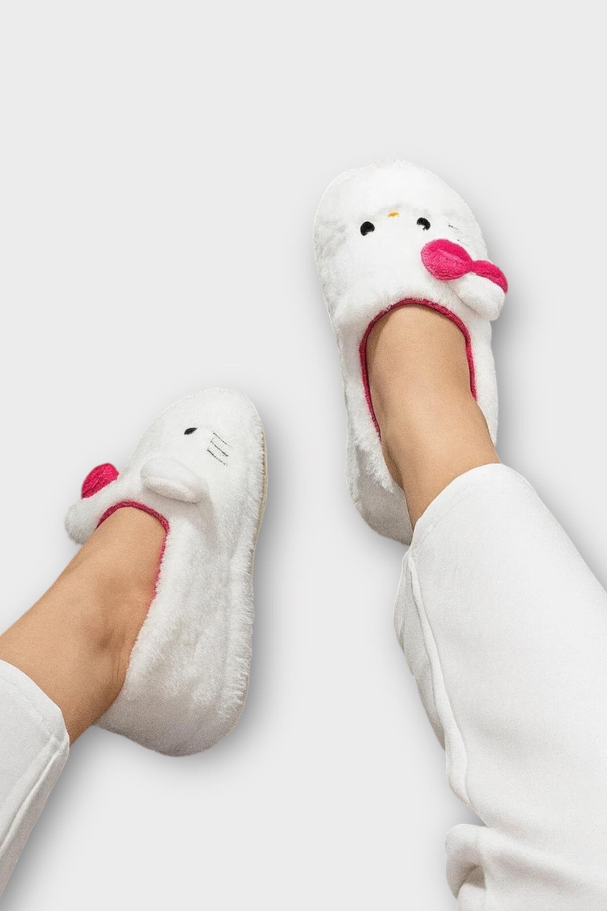 Liger Kışlık Kadın HelloKitty Figürlü Kaydırmaz Taban Ev Ayakkabısı Panduf BEYAZ - PEMBE görsel 8