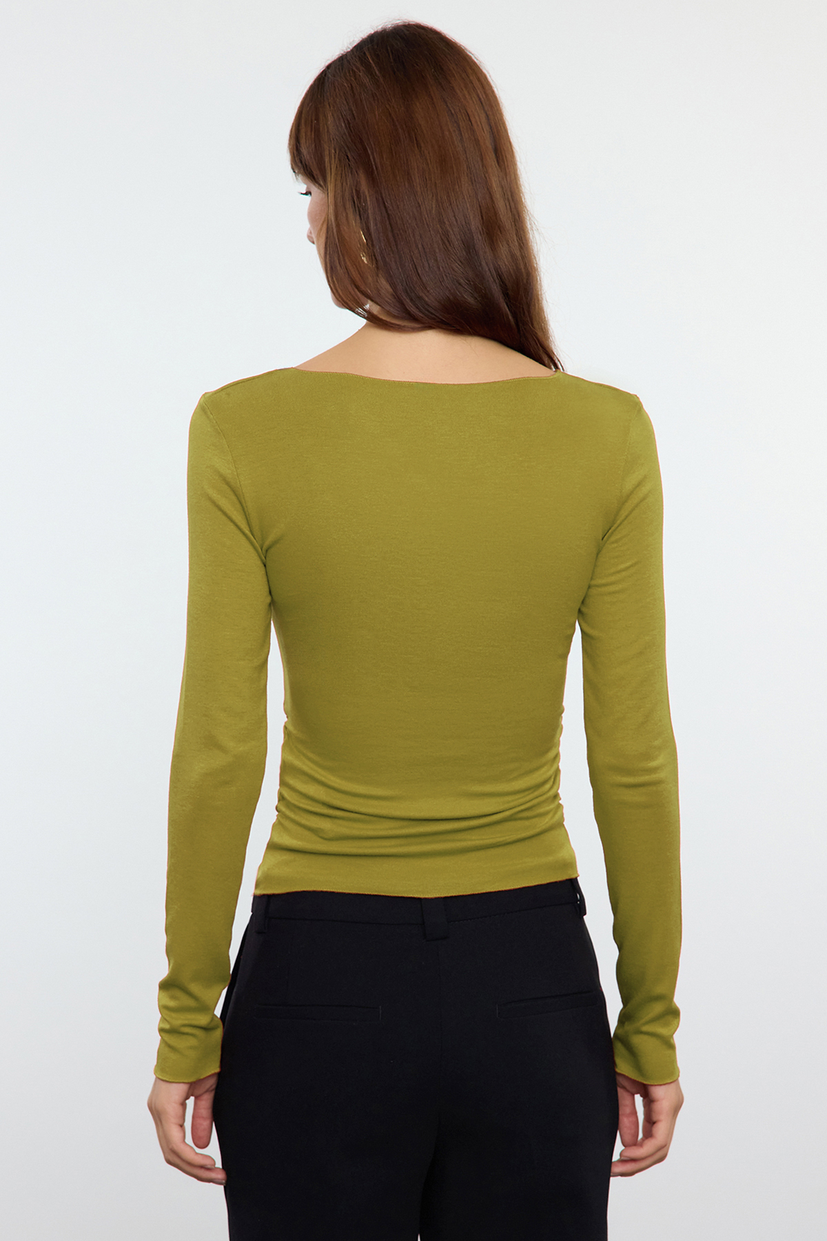 Trendyolmilla  Yağ Yeşili Fitted/Vücuda Oturan Büzgü Detaylı Esnek Örme Bluz TWOAW25BZ00225 - Görsel 5