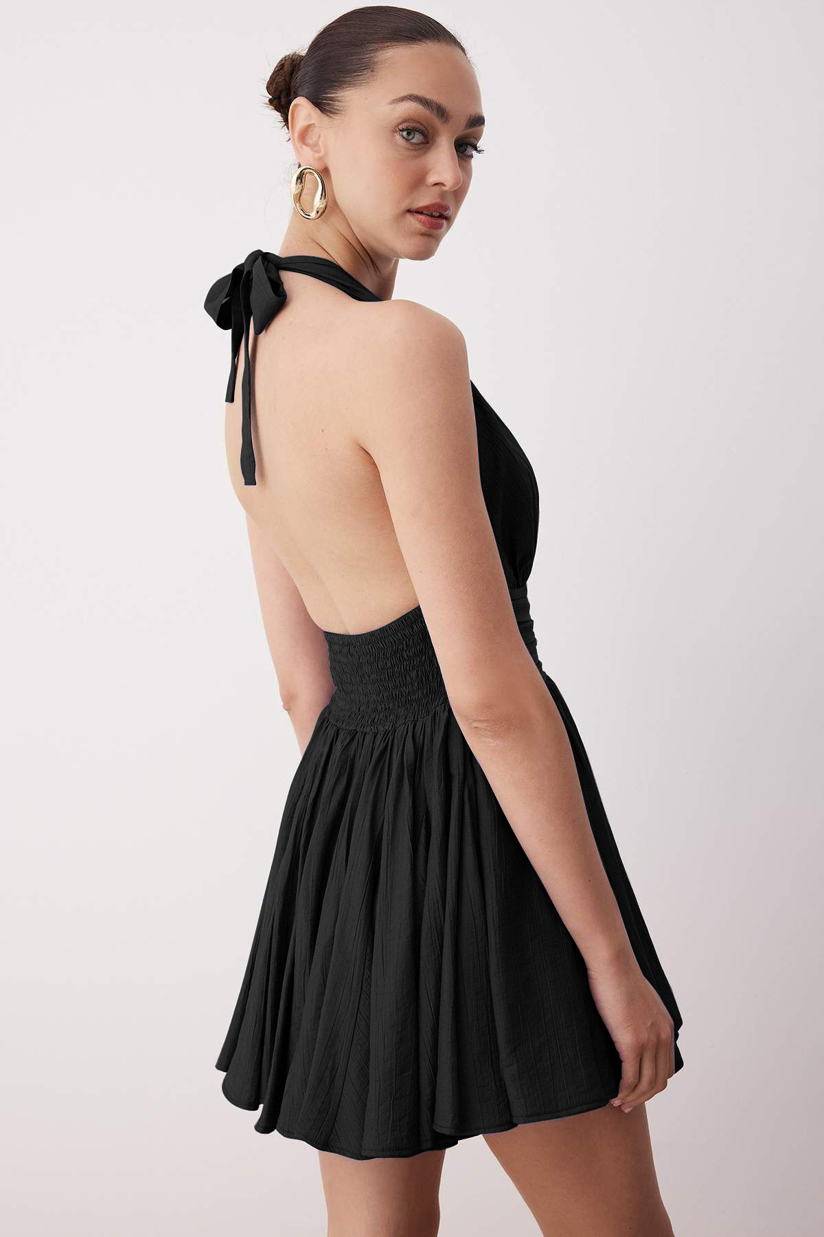 Trendyolmilla  Siyah Belden Açılan/Skater Düşme Detaylı Şifon Kısa/Mini Elbise TPRSS25EL00319 - Görsel 4