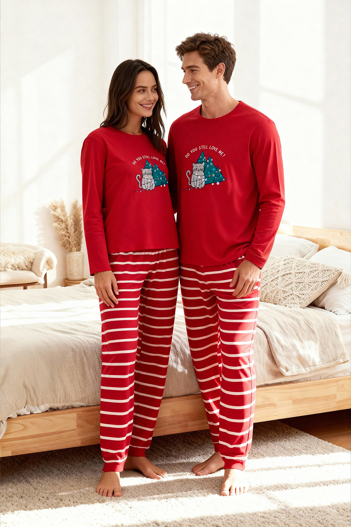 Trendyolmilla Man Kırmızı Çizgili Regular Fit Couple Yılbaşı temalı Örme Pijama Takımı TMNAW25PT00045