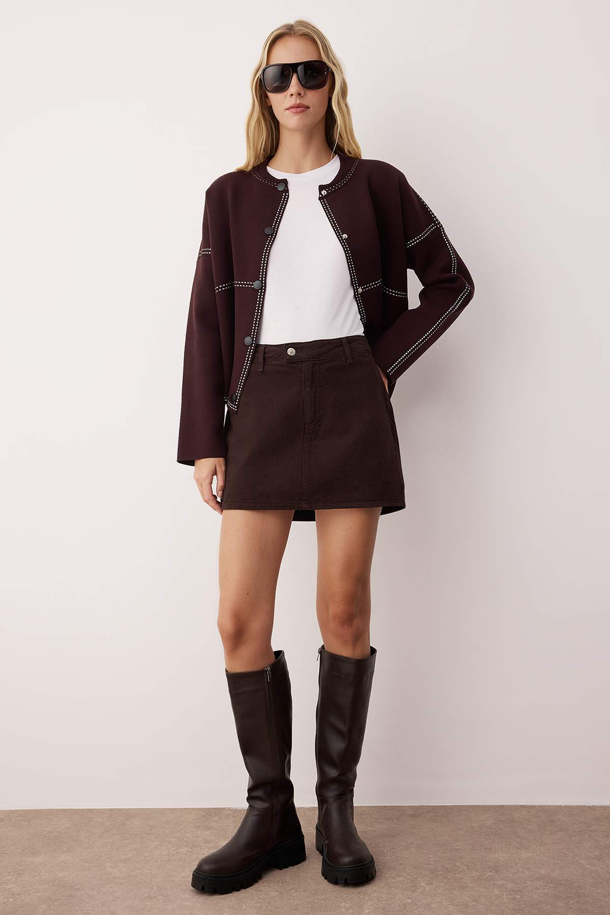 Trendyolmilla  Kahverengi Yüksek Bel Mini Denim Şort Etek TWOSS25SR00079 - Görsel 5