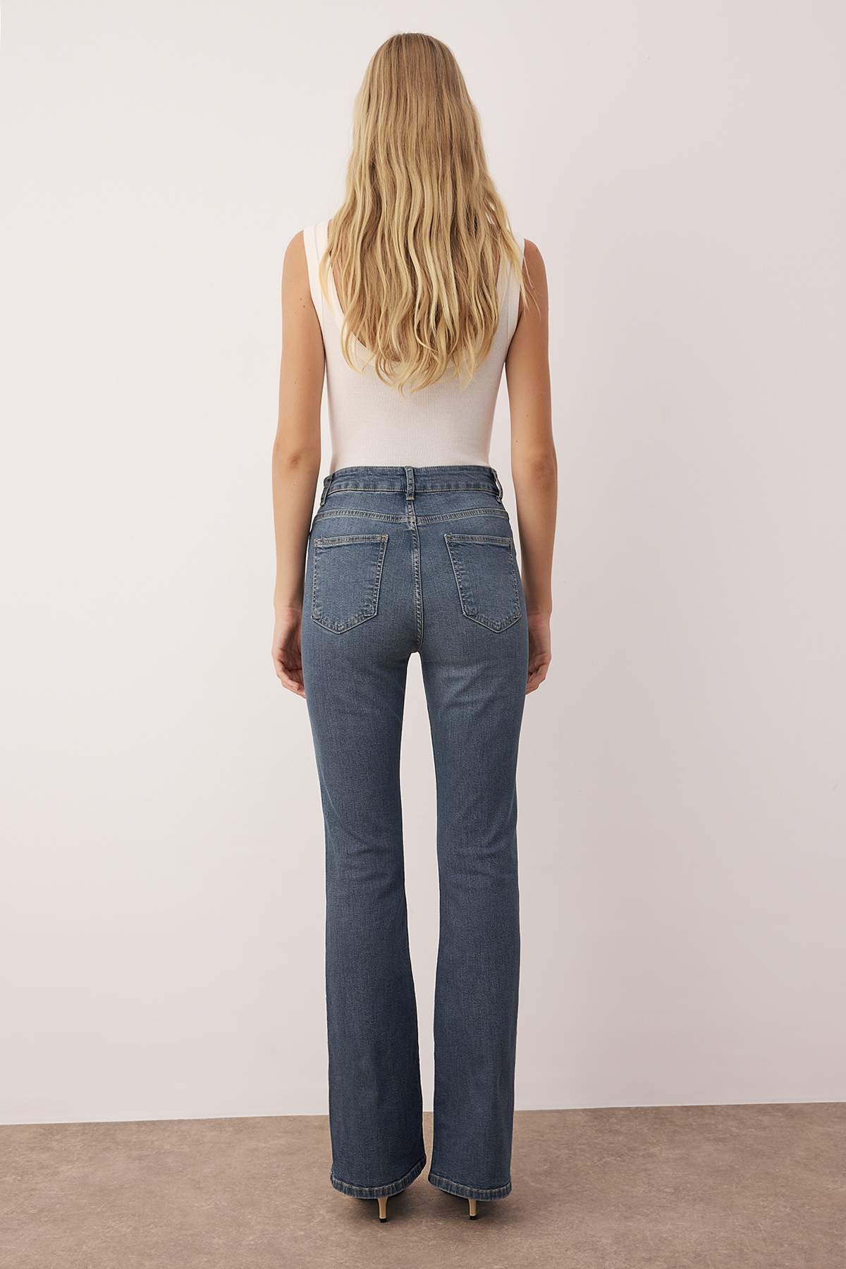 Trendyol Collection Mavi*001 Super High Waist Comfort/Elastic Flare Jeans TWOSS23JE00064