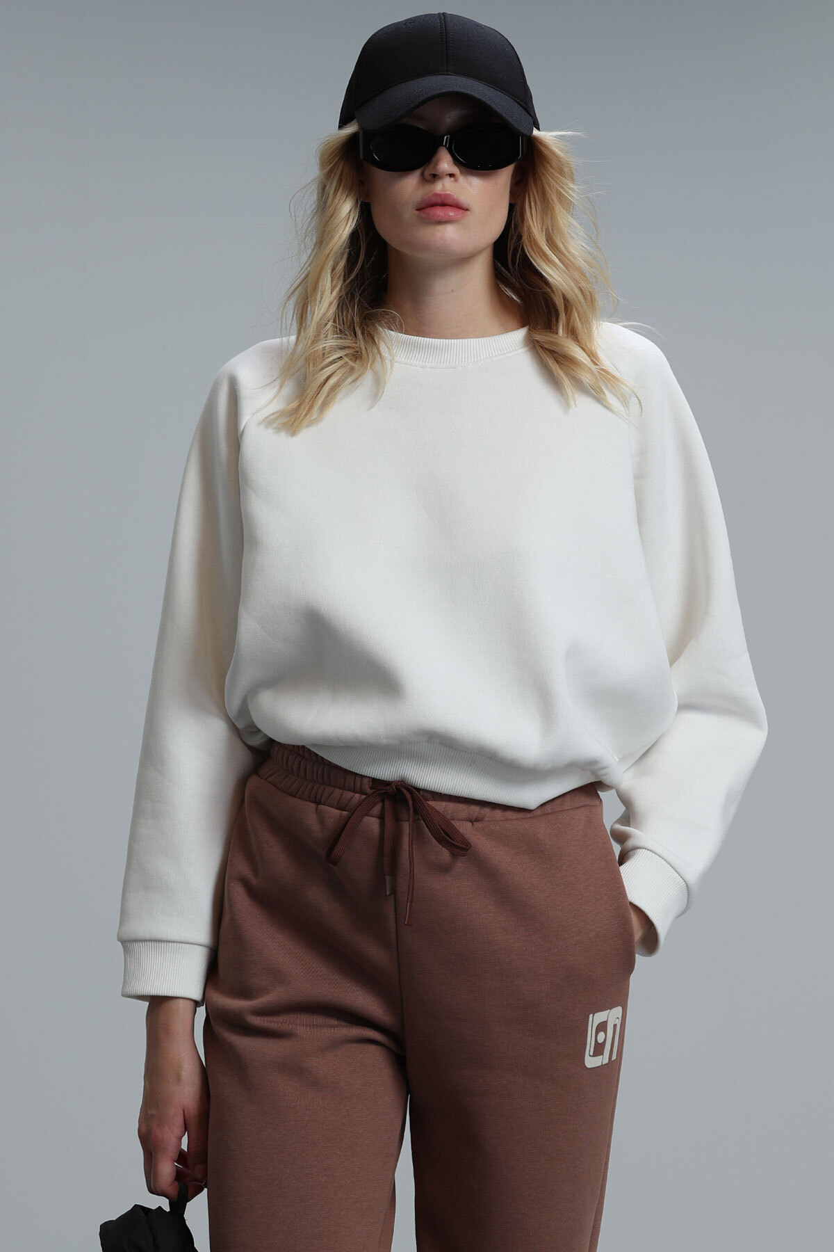 Lufian-Uwen Women's Knitted Sweatshirt Off White 1