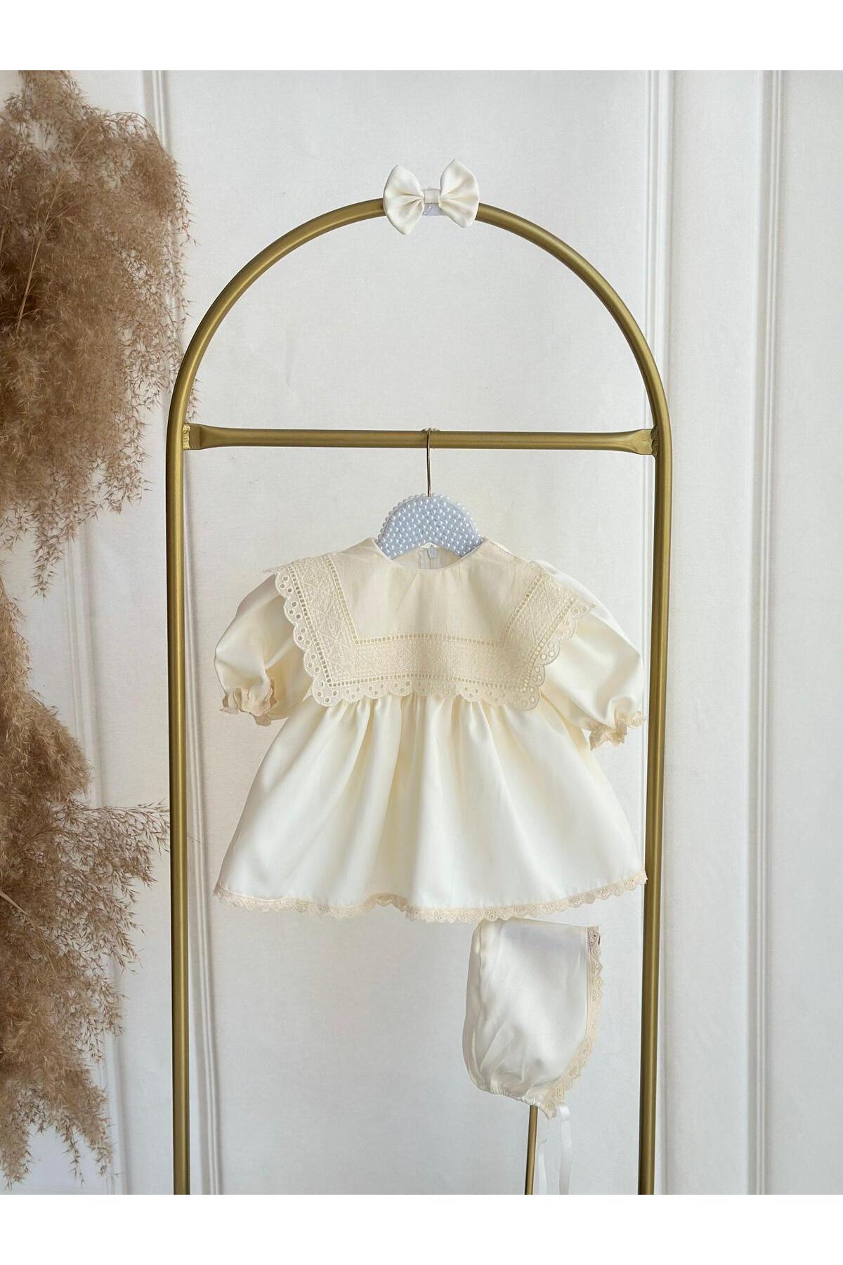Hobidik Bebek Krem Önlüklü Fisto Dantel Elbise Set fotoğrafı 2 (önizleme)