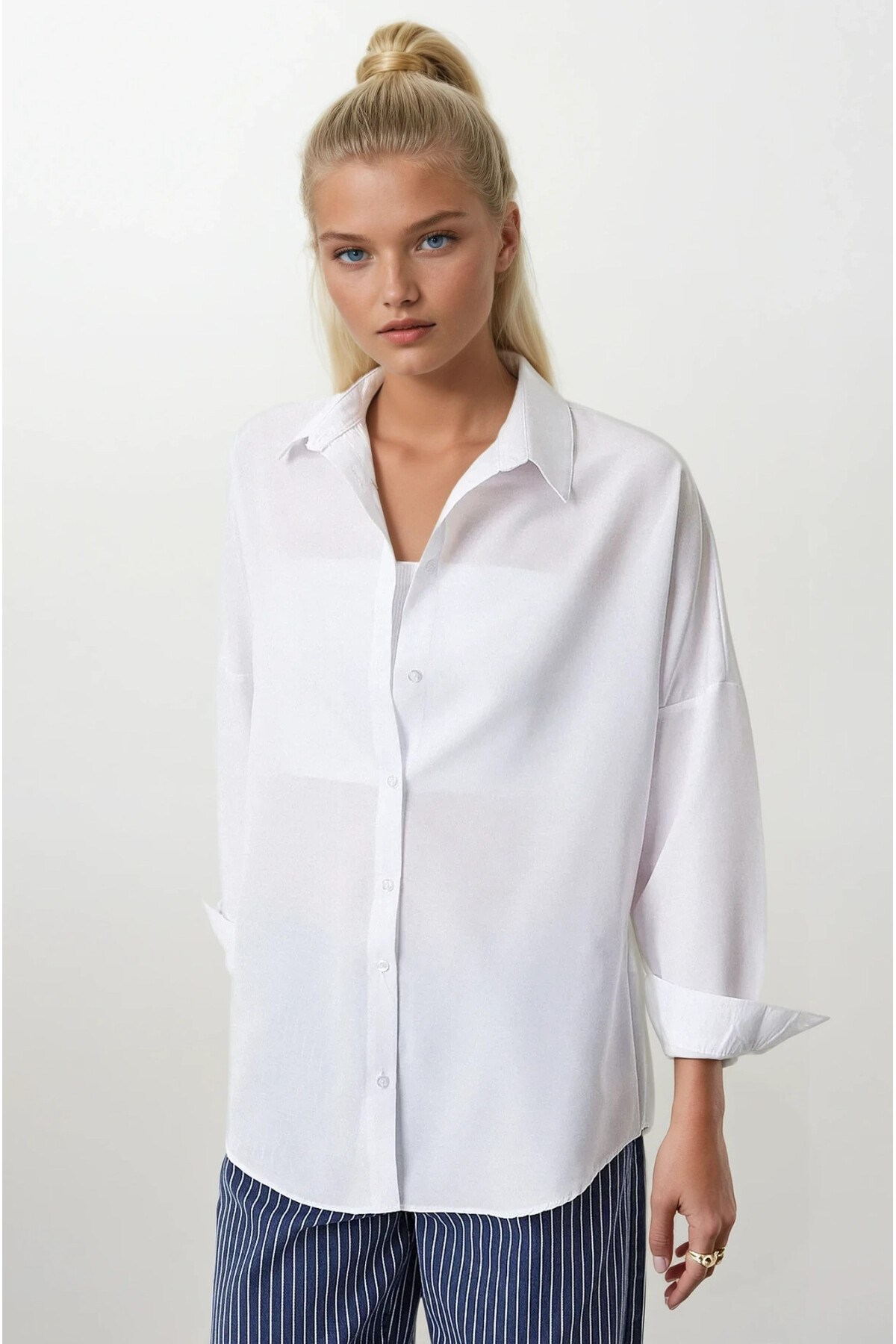 hazelin Kadın Beyaz Oversize Uzun Basic Gömlek HZL22W-BD139001 görsel 2