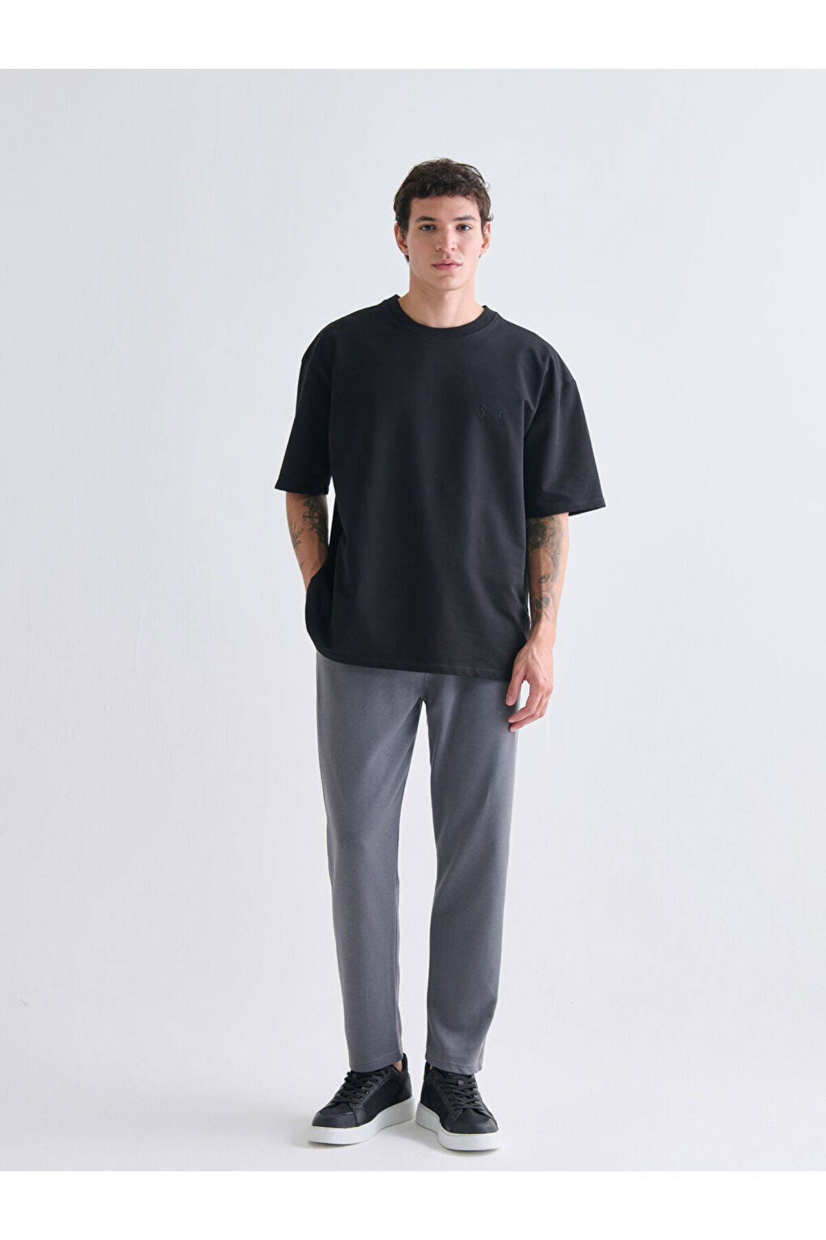 LC Waikiki-Create Your Style from Uzg Store |   Standard Fit Men's Sweatpants 1