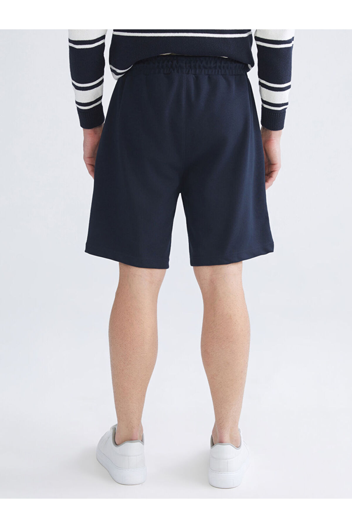 LC Waikiki-Create Your Style from Uzg Store |   Standard Fit Men's Shorts 4