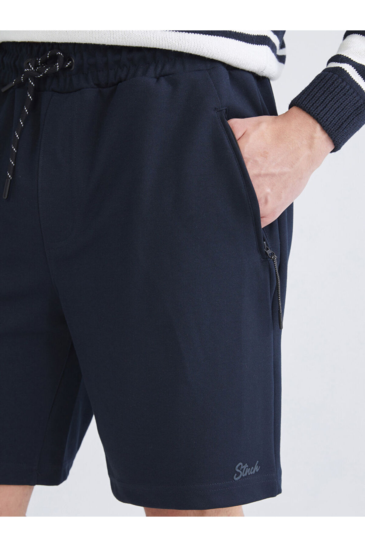 LC Waikiki-Create Your Style from Uzg Store |   Standard Fit Men's Shorts 3