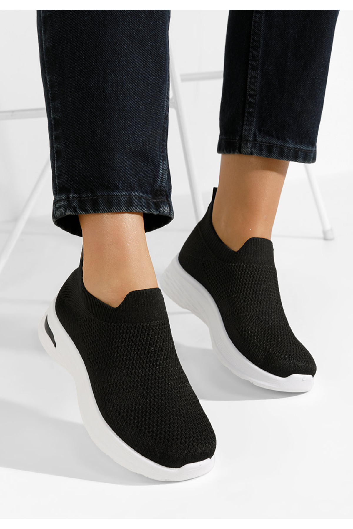 B T Shoes Černé slip on tenisky Dissora