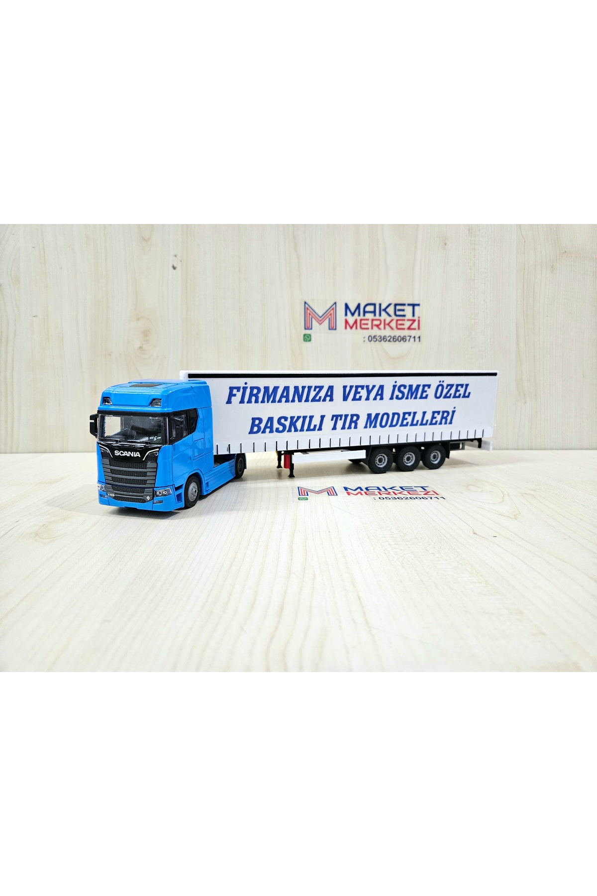 Maket 33 cm uzunlukta 1/50 ölçek Mavi SCANIA 770S TIR MAKETİ