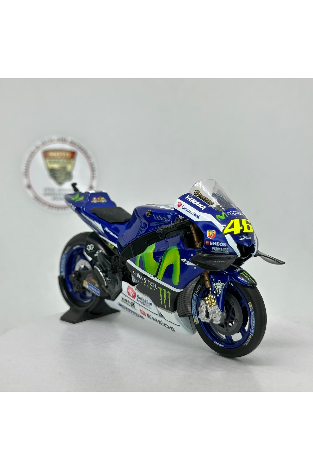 Minichamps Yamaha YZR-M1 Valentino Rossi #46 MotoGP 1:18 Diecast