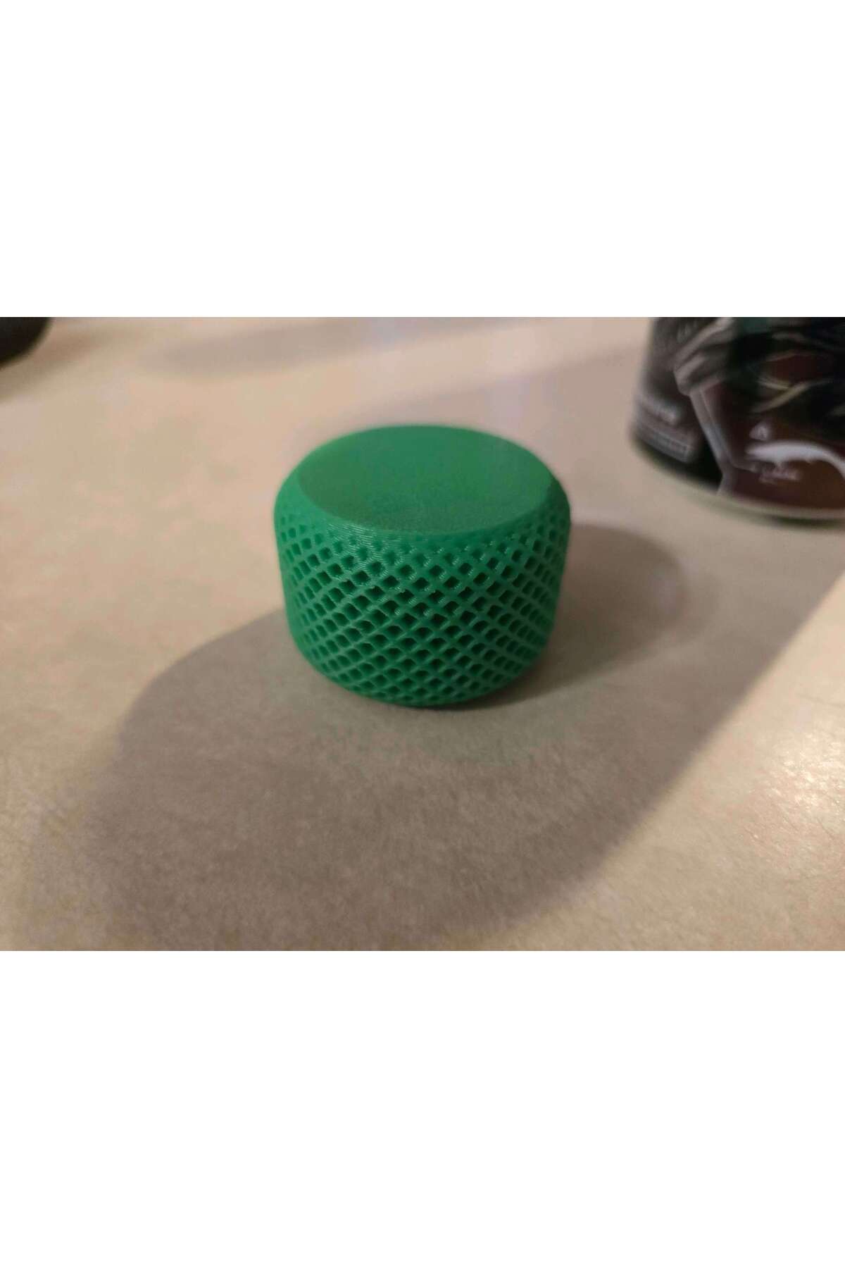 Lilys İstanbul Küçük Modern Krem Kutusu | Şık ve Kompakt Merhem Saklama Kabı – Plastik Malzeme