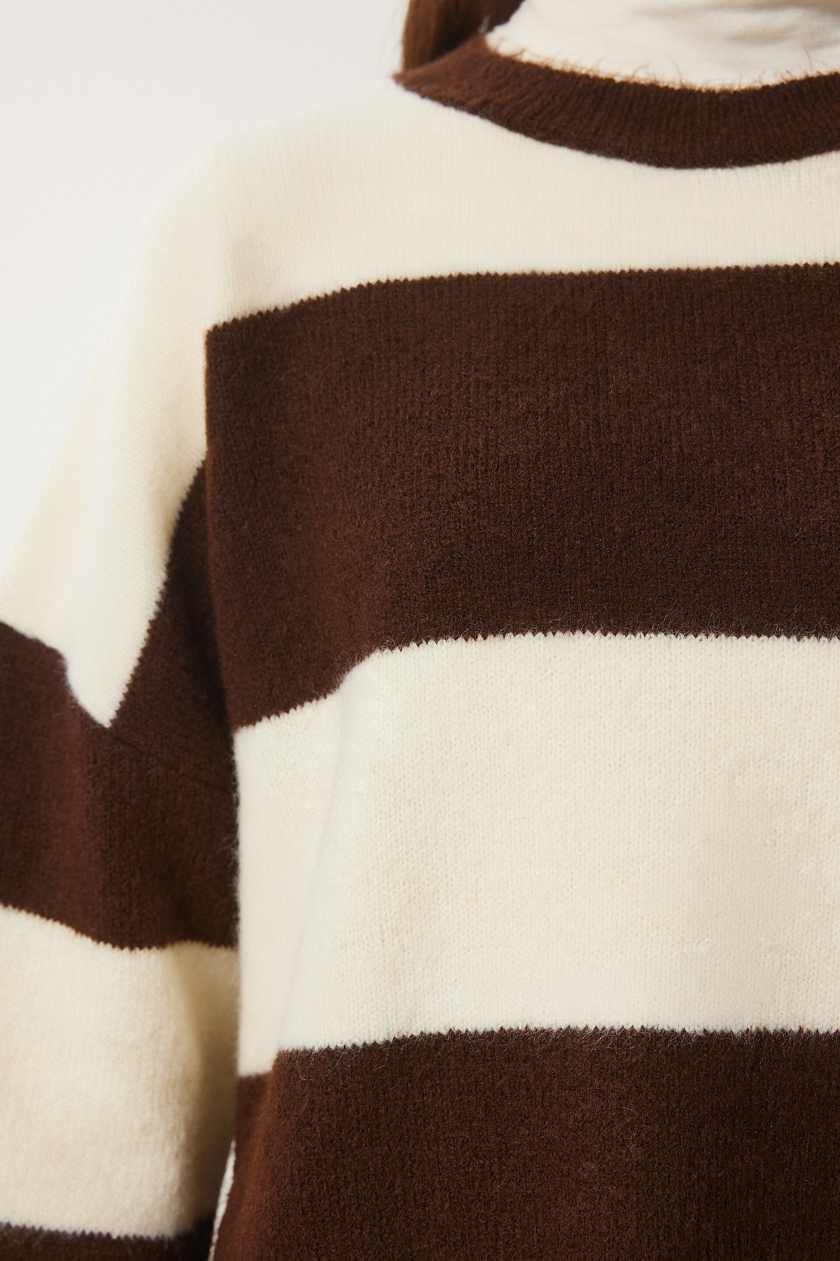 Happiness İstanbul Weicher Strickpullover für Damen in Braun mit Knochenstreifen PF00110