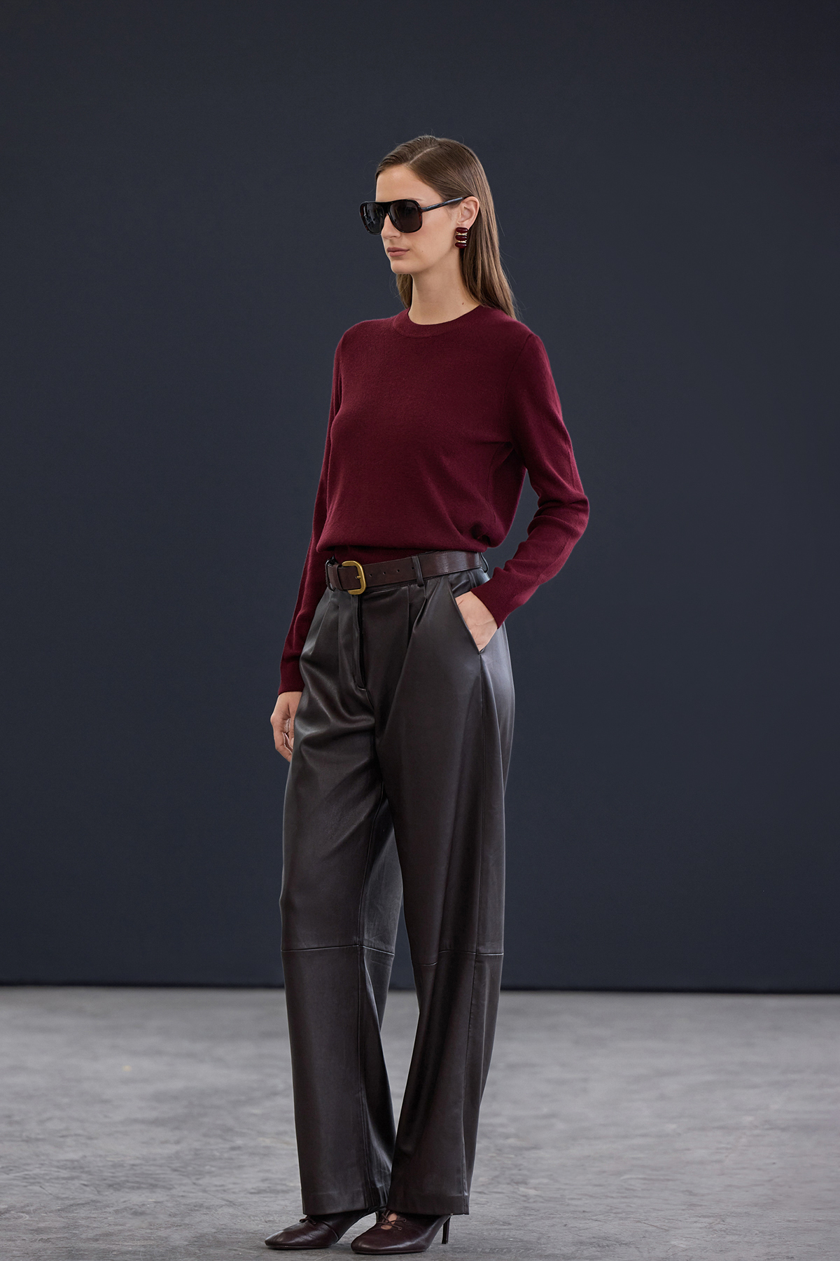 Trendyolmilla  Trendyol Studio Bordo Yünlü Bisiklet Yaka Yumuşak Dokulu Triko Kazak TWOAW26KZ00250 - Görsel 3